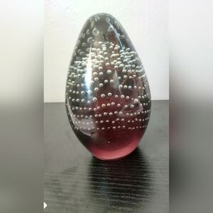 Amethyst Art Glass Egg-shaped Paperweight 5 In Control Bubbles
